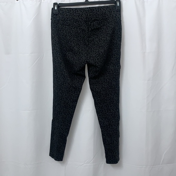 Women’s Loft Petites Cheetah Print Black/Gray Leggings Size MP EUC - Picture 4 of 6